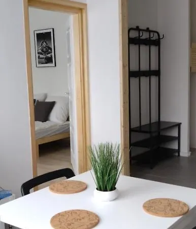 Blue Moon 아파트 에게르