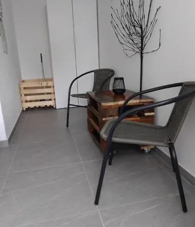 Blue Moon 아파트 에게르