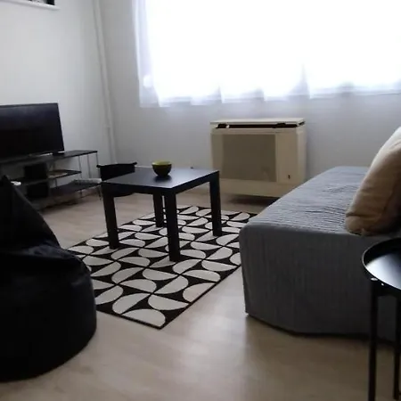 Blue Moon 아파트 에게르